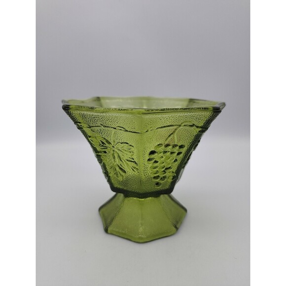 Anchor Hocking Green Grape Vine Candy Dish Octagon Footed Pedestal Glass Vintage - Picture 1 of 12